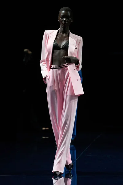 Look 48